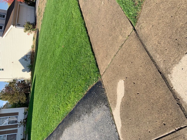 Expert Lawn Renovation in Lebanon, Ohio: Achieve the Perfect Golf Course Lawn Thumbnail